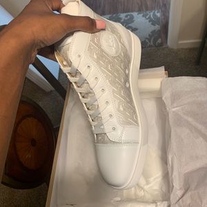 Men red bottoms shoe